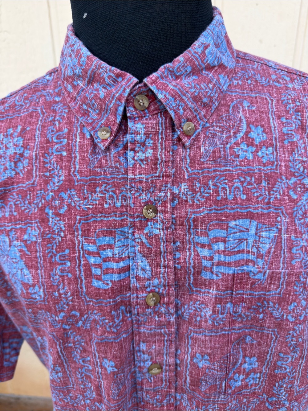PreOwned Reyn Spooner Red/Blue Hawaiian Print Full Button Men's XL - Picture 3 of 4